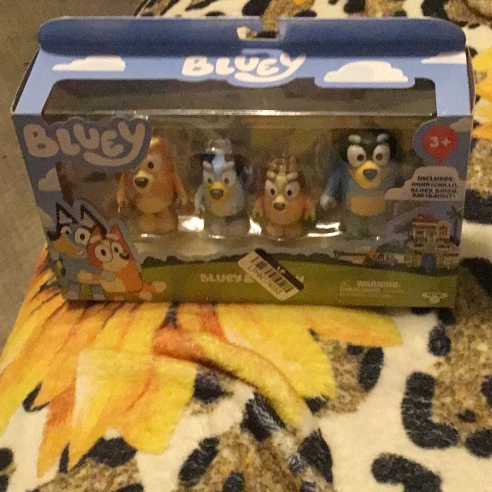 NEW Bluey & Family Figures - 4pk